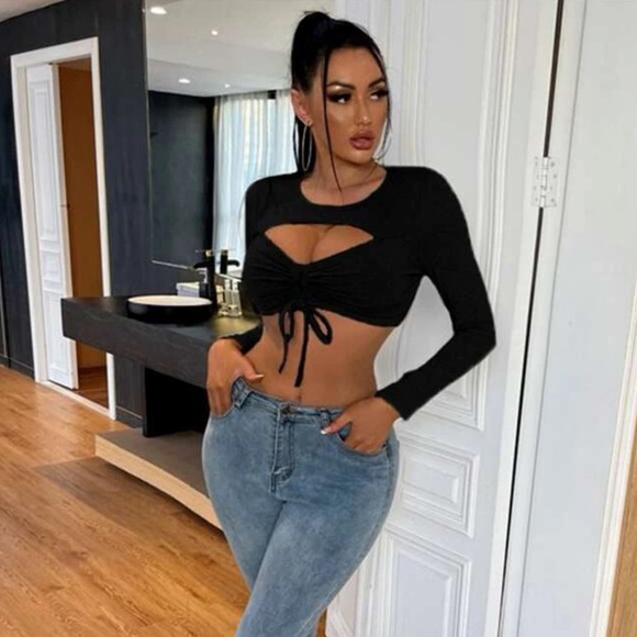 Cut Out Drawstring Crop Tee- Black - Picture 3 of 3